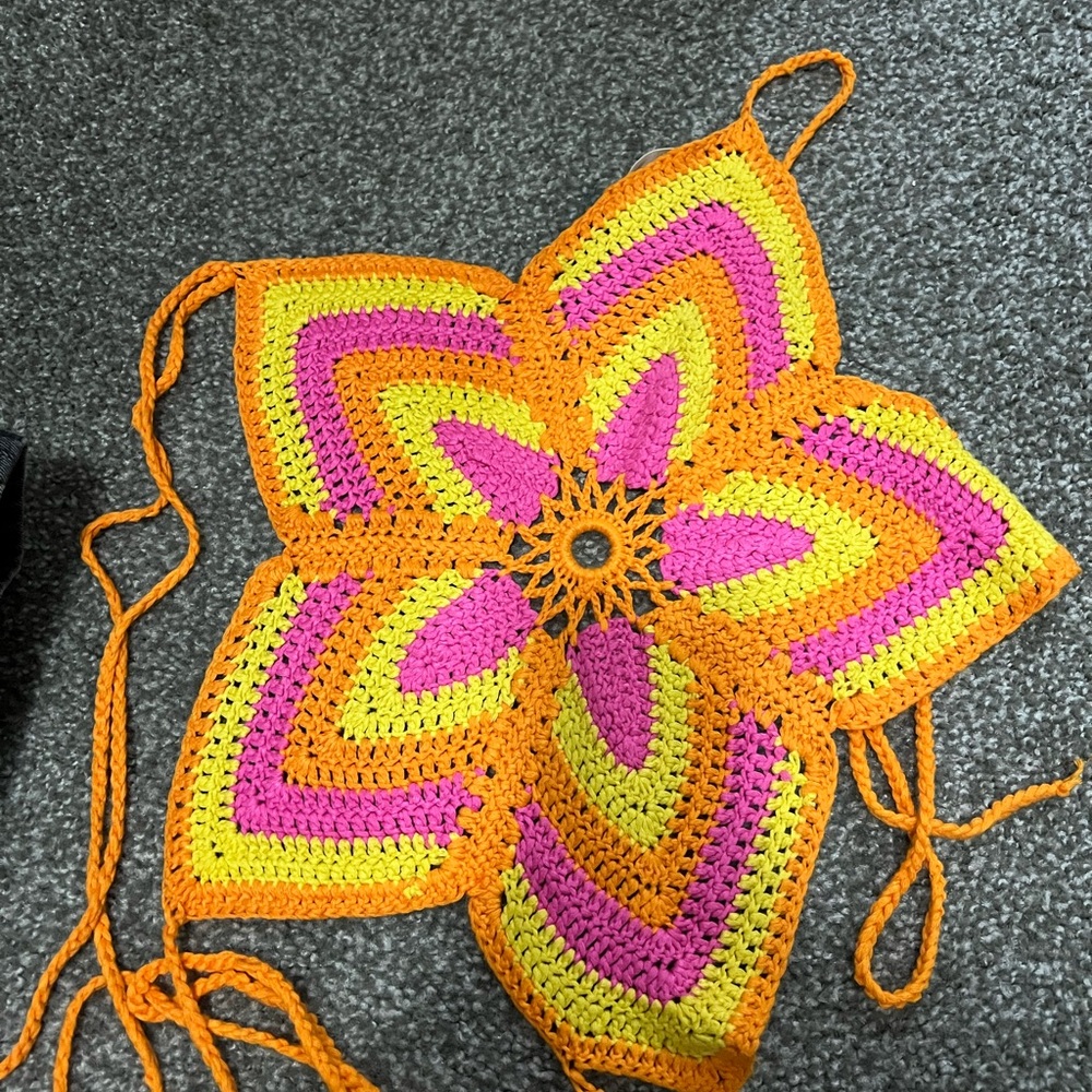 Urban outfitters out from under flower power crochet top - Picture 6 of 6